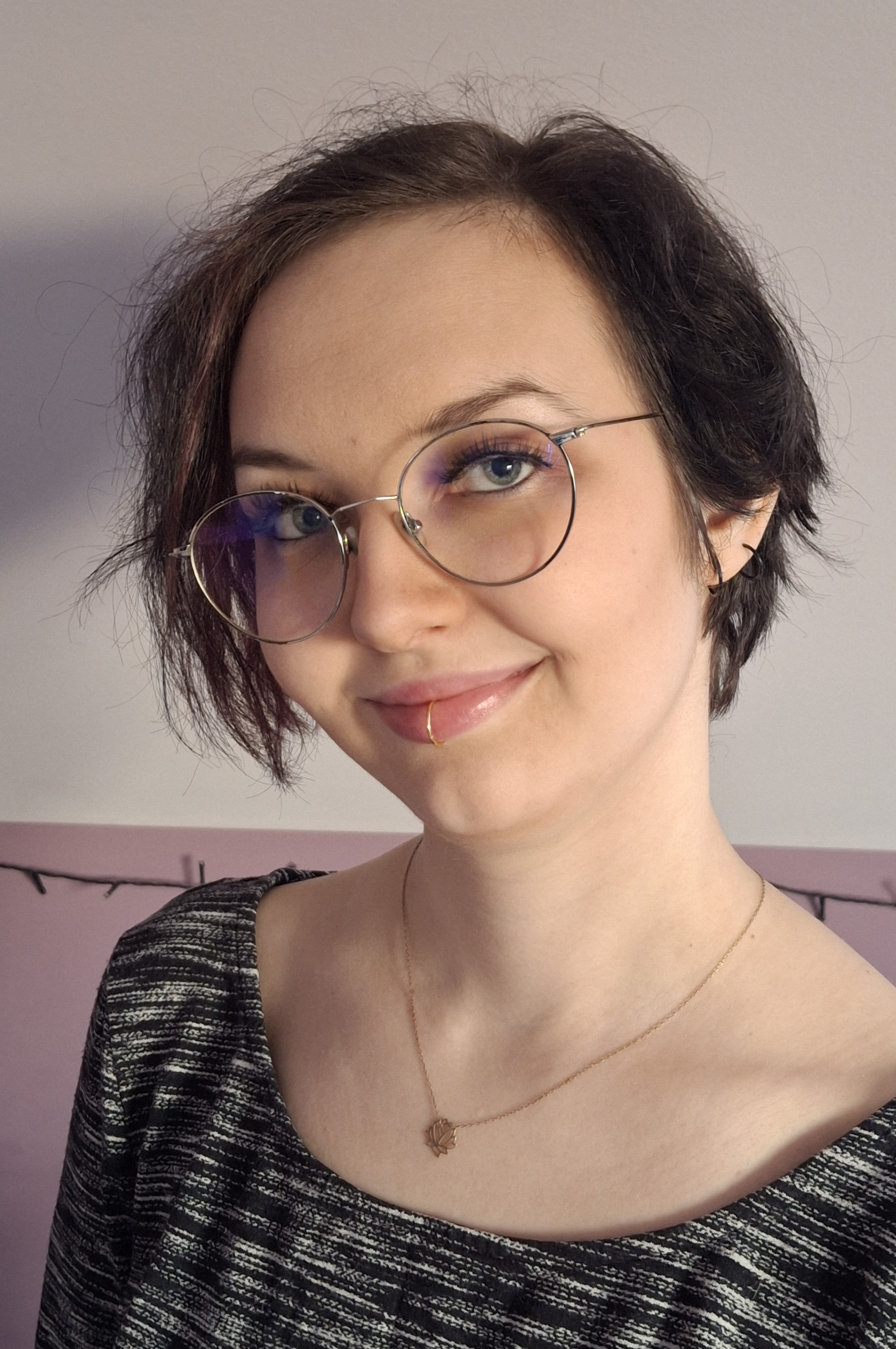 Karolina Morka Photo